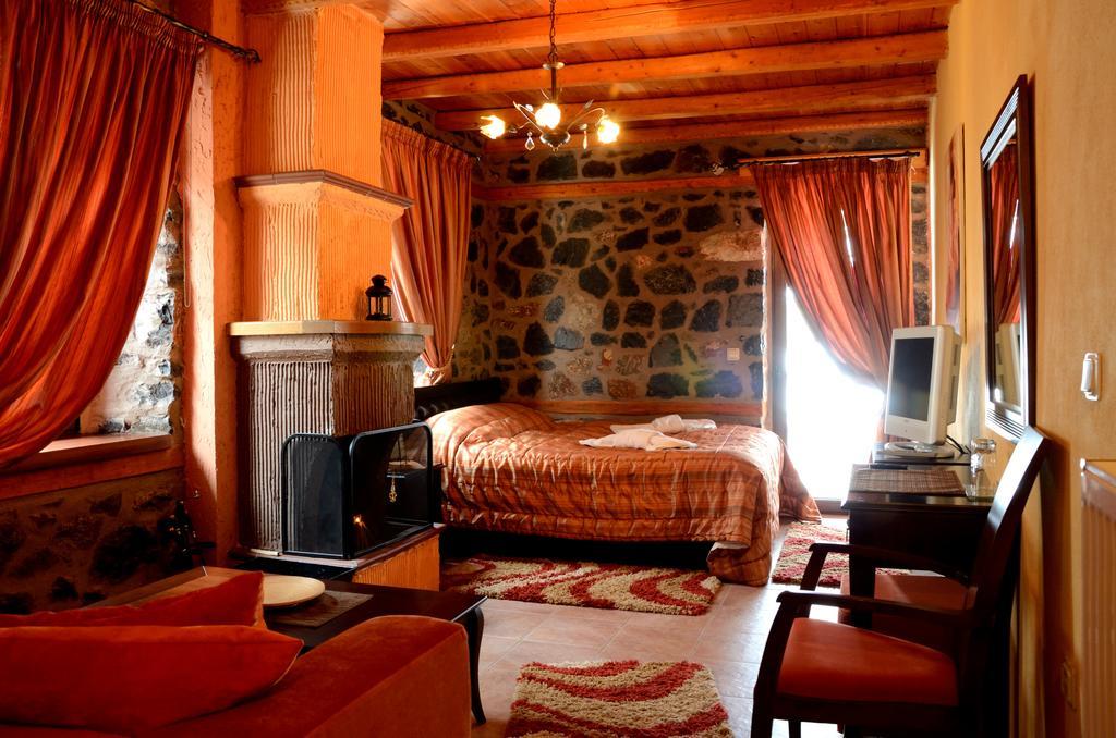 To Spitiko Hotell Agios Athanasios  Rum bild