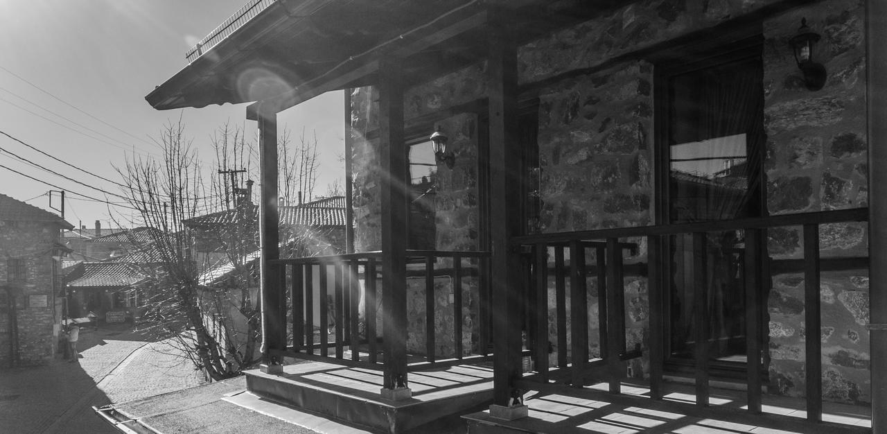 To Spitiko Hotell Agios Athanasios  Exteriör bild