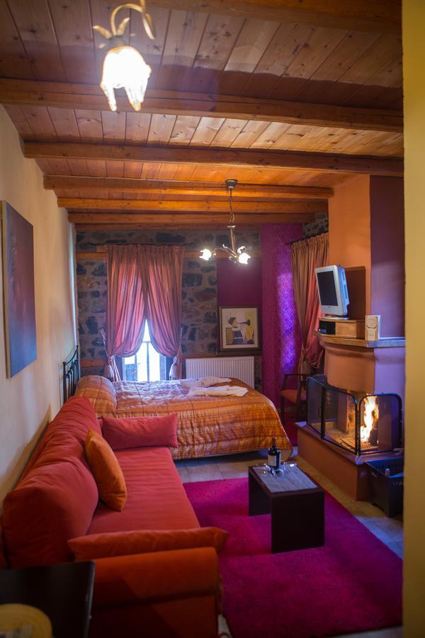 To Spitiko Hotell Agios Athanasios  Exteriör bild