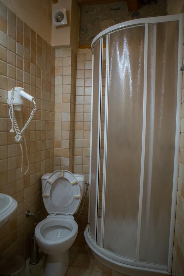To Spitiko Hotell Agios Athanasios  Exteriör bild