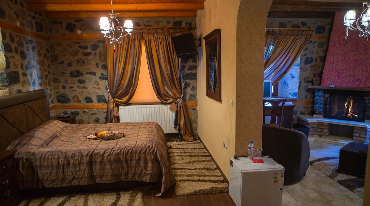 To Spitiko Hotell Agios Athanasios  Exteriör bild